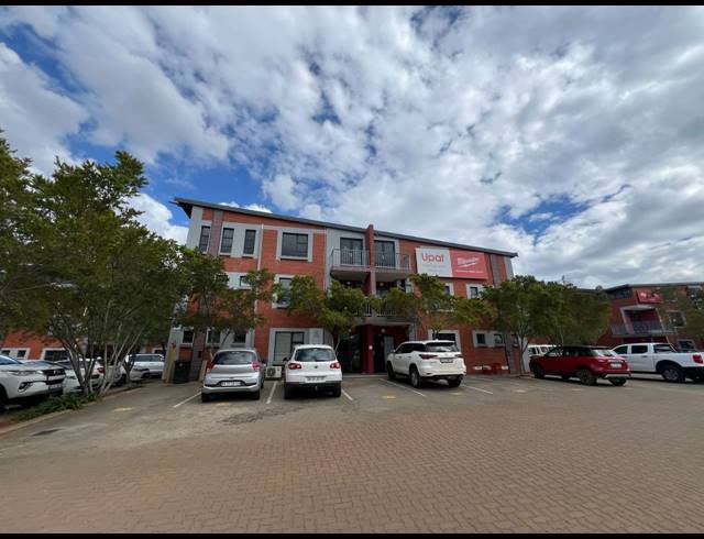 607M² WAREHOUSE TO LET IN HENNOPSPARK
